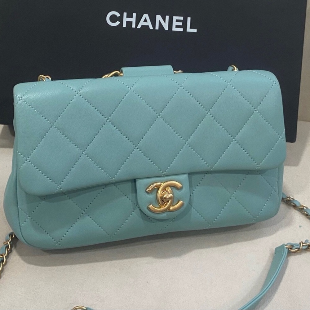 SOLD CHANEL - Picture 3 of 11